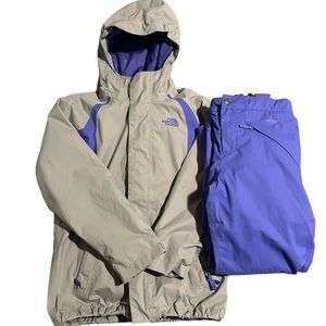 The North Face Girls Gray and Purple Winter Snow/Ski Suit with Coat and Bibs, Lg